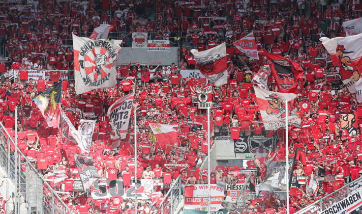 Sinsheim , Fußball Bundesliga TSG 1899 Hoffenheim vs. VfB Stuttgart , VfB Fans in Hoffenheim , Alle in Rot