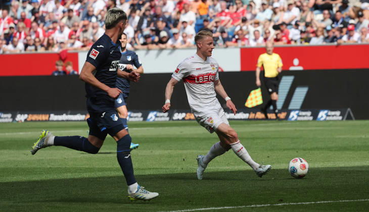 Sinsheim , Fußball Bundesliga TSG 1899 Hoffenheim vs. VfB Stuttgart , Chris Führich ( VfB )