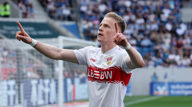 Sinsheim , Fußball Bundesliga TSG 1899 Hoffenheim vs. VfB Stuttgart , Torschütze Chris Führich (VfB) jubelt über sein Tor zum 1:1