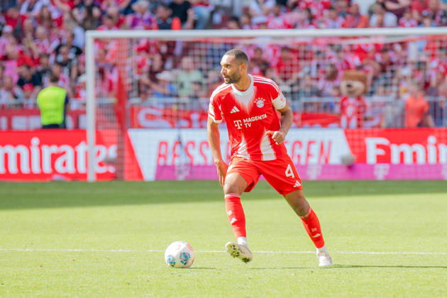 Jonathan Tah (4 Bayern) in Aktion beim Bundesligaspiel FC Bayern München - 1. FC Heidenheim am 02.05.2026.
