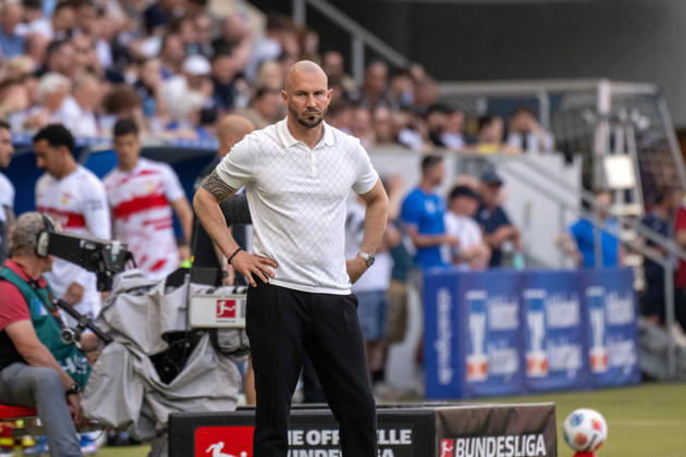 Trainer Christian Ilzer (TSG 1899 Hoffenheim). xettx, Deutschland, Sinsheim, 02.05.2026, Fussball, Bundesliga: TSG 1899 Hoffenheim vs VfB Stuttgart, Saison 2025 2026, 32. Spieltag, PreZero Arena DFL DFB REGULATIONS PROHIBIT ANY USE OF PHOTOGRAPHS AS IMAGE SEQUENCES AND OR QUASI-VIDEO.