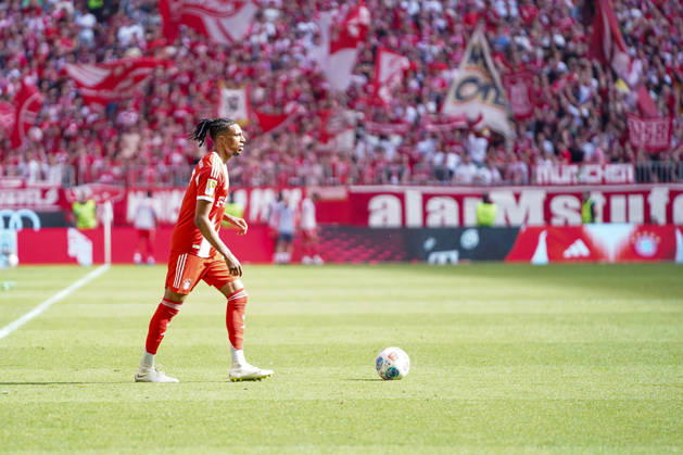 Michael Olise (17 Bayern) in Aktion beim Bundesligaspiel FC Bayern München - 1. FC Heidenheim am 02.05.2026.