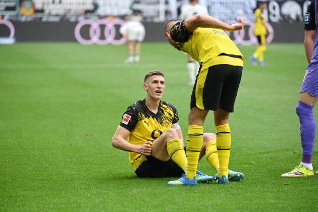 Nico Schlotterbeck (Borussia Dortmund), Waldemar Anton (Borussia Dortmund), v.li. 03.05.2026, Fussball 1. Bundesliga, Saison 2025 2026, 32. Spieltag, Borussia Mönchengladbach - Borussia Dortmund 1:0 DFL regulations prohibit any use of photographs as image sequences and or quasi-video Moenchengladbach Borussia Park Nordrhein Westfalen Deutschland