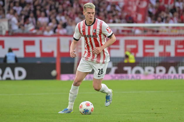 Matthias Ginter (SC Freiburg, 28) mit Ball. GER, SC Freiburg - VfL Wolfsburg, Fussball, Bundesliga, 32. Spieltag, Saison 2025 2026, 03.05.2026 DFL DFB REGULATIONS PROHIBIT ANY USE OF PHOTOGRAPHS AS IMAGE SEQUENCES AND OR QUASI-VIDEO GER, SC Freiburg - VfL Wolfsburg, Fussball, Bundesliga, 32. Spieltag, Saison 2025 2026, 03.05.2026 Freiburg Copyright: xEibner-Pressefoto ThomasxHessx EP_THS