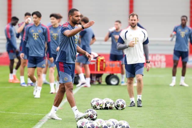 Jonathan Tah (FC Bayern Muenchen, 04) gestikuliert im Training, GER, Abschlusstraining, FC Bayern Muenchen, Fussball, UEFA Champions League, Halbfinale, Rueckspiel, Saison 2025 2026, 05.05.2026, GER, Abschlusstraining, FC Bayern Muenchen, Fussball, UEFA Champions League, Halbfinale, Rueckspiel, Saison 2025 2026, 05.05.2026 Muenchen Copyright: xEibner-Pressefoto JennixMaulx EP_JML