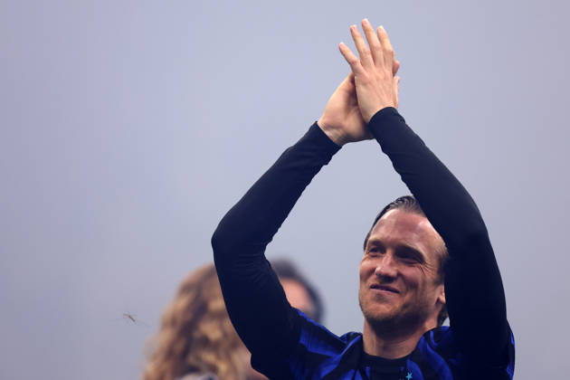 Serie A Fc Internazionale - Parma Calcio Piotr Zielinski of Fc Internazionale celebrates the victory of the Italian Serie A championship at the end of the Serie A match beetween Fc Internazionale and Parma Calcio at Stadio Giuseppe Meazza on May 3 2026 in Milan Italy . Milano Stadio Giuseppe Meazza Italy Copyright: xMarcoxCanonierox