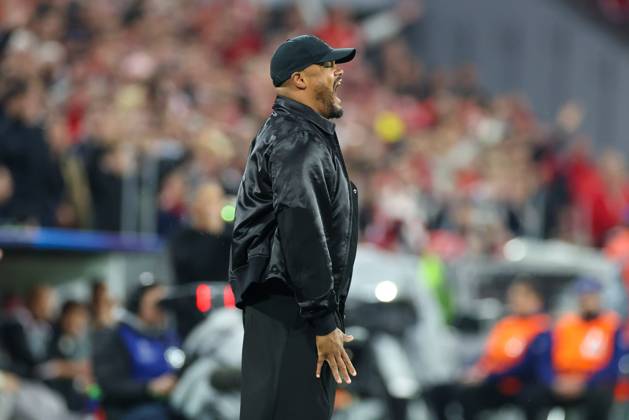 enttaeuschung bei Chef-Trainer Vincent Kompany (FC Bayern Muenchen), FC Bayern Muenchen vs. Paris Saint-Germain, Fussball, UEFA, Champions League, Halbfinale, Rueckspiel, 06.05.2026 Muenchen Bayern Deutschland