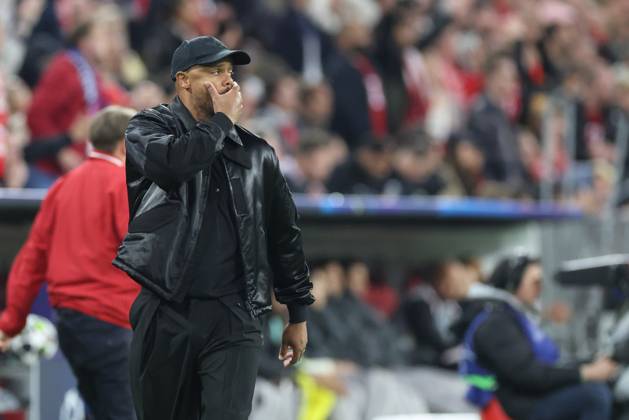 enttaeuschung bei Chef-Trainer Vincent Kompany (FC Bayern Muenchen), FC Bayern Muenchen vs. Paris Saint-Germain, Fussball, UEFA, Champions League, Halbfinale, Rueckspiel, 06.05.2026 Muenchen Bayern Deutschland