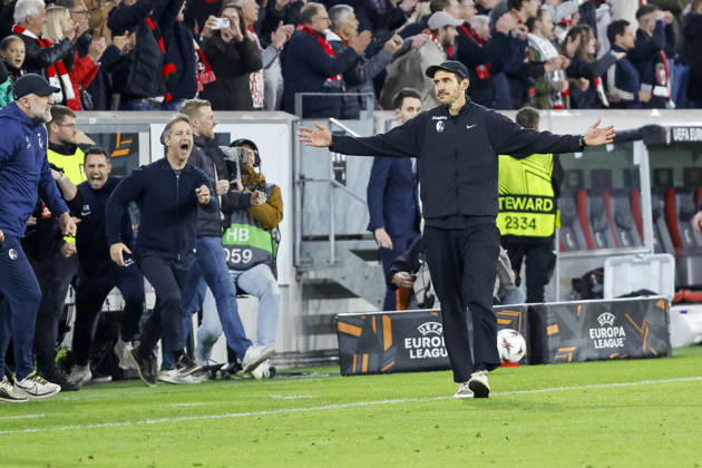 Julian Schuster (SC Freiburg, Trainer) nach Abpfiff , Deutschland, Fussball, UEFA Europa League, Halbfinale, 2025 2026, SC Freiburg vs. Sporting Braga, 07.05.2026, Freiburg im Breisgau Europa-Park Stadion Deutschland Copyright: xGrantxHubbsx