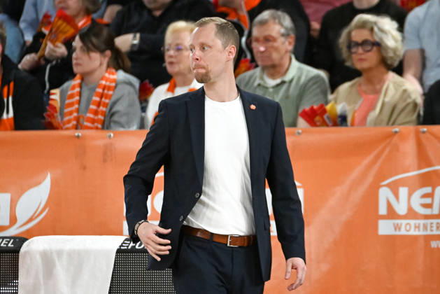 Christian Held (RASTA Vechta, Coach) gestikuliert RASTA Vechta vs. Rostock Seawolves, easyCredit Basketball Bundesliga, 33. Spieltag, Saison 2025 2026, 08.05.2026, RASTA Vechta vs. Rostock Seawolves, easyCredit Basketball Bundesliga, 33. Spieltag, Saison 2025 2026, 08.05.2026 Vechta Copyright: xEibner-Pressefoto RobertxGertzenx EP_RGN