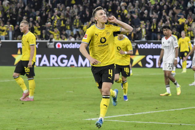 Nico Schlotterbeck (Dortmund 4) jubelt nach dem Tor zum 2:1 08.05.2026 ¢ Fussball ¢ Borussia Dortmund vs Eintracht Frankfurt, Signal Iduna Park, Dortmund, DFB DFL REGULATIONS PROHIBIT ANY USE OF PHOTOGRAPHS AS IMAGE SEQUENCES AND OR QUASI-VIDEO