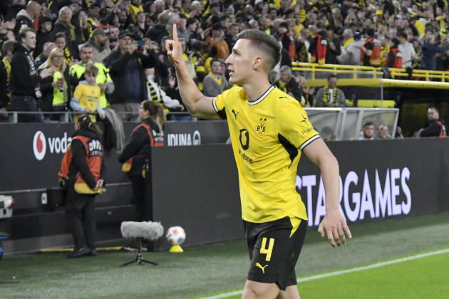 Nico Schlotterbeck (Dortmund 4) jubelt nach dem Tor zum 2:1 08.05.2026 ¢ Fussball ¢ Borussia Dortmund vs Eintracht Frankfurt, Signal Iduna Park, Dortmund, DFB DFL REGULATIONS PROHIBIT ANY USE OF PHOTOGRAPHS AS IMAGE SEQUENCES AND OR QUASI-VIDEO