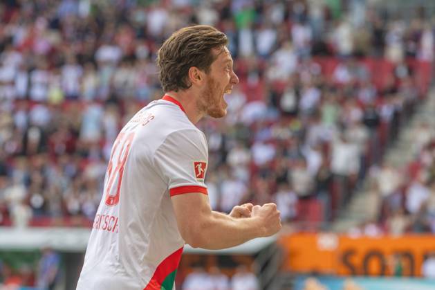 Torjubel, jubelt nach seinem Treffer zum 3:0 von Michael Gregoritsch (FC Augsburg), FC Augsburg vs. Borussia Moenchengladbach, Fussball, 1. Bundesliga, 33. Spieltag, 09.05.2026 DFB regulations prohibit any use of photographs as image sequences and or quasi-video