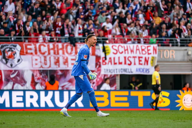 Maarten Vandevoordt (RB Leipzig, 26) Jubel, Torjubel, jubelt ueber Tor , RB Leipzig vs. FC St. Pauli, Fussball, 1. Bundesliga, 33. Spieltag, Saison 2025 2026, 09.05.2026,¨ DFL REGULATIONS PROHIBIT ANY USE OF PHOTOGRAPHS AS IMAGE SEQUENCES AND OR QUASI-VIDEO,¨ RB Leipzig vs. FC St. Pauli, Fussball, 1. Bundesliga, 33. Spieltag, Saison 2025 2026, 09.05.2026 Leipzig Copyright: xEibner-Pressefoto LauraxRoemerx EP_LRR