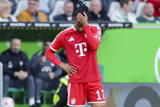 Michael Olise (FC Bayern Muenchen) schaut enttaeuscht, Bundesliga, VfL Wolfsburg v FC Bayern München, Volkswagen Arena am 09. May 2026 in Wolfsburg, Deutschland. (Foto von Marco Steinbrenner DeFodi Images) Michael Olise (FC Bayern Muenchen) looks dejected, Bundesliga, VfL Wolfsburg v FC Bayern München, Volkswagen Arena, May 9, 2026 in Wolfsburg, Germany. (Photo by Marco Steinbrenner DeFodi Images) DFL regulations prohibit any use of photographs as image sequences and or quasi-video. -