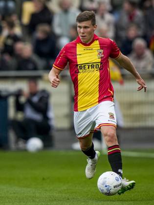 DEVENTER - Alfons Sampsted of Go Ahead Eagles during the Dutch Eredivisie match between Go Ahead Eagles and PSV at De Adelaarshorst on May 10, 2026 in Deventer, the Netherlands. TOBIAS KLEUVER ANP Eredivisie 2025-2026 xVIxANPxSportx xxANPxIVx 557960882 originalFilename: 557960882