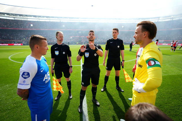 Eredivisie: Feyenoord Rotterdam v AZ Alkmaar Rotterdam - Jordy Clasie of AZ Alkmaar, Referee Marc Nagtegaal, Goalkeeper Timon Wellenreuther of Feyenoord Rotterdam during the 33rd competition round of the 2025 2026 Eredivisie season. The match is set between Feyenoord Rotterdam and AZ Alkmaar at De Kuip on 10 May 2026 in Rotterdam, The Netherlands. Copyright: xYannickxVerhoevenx