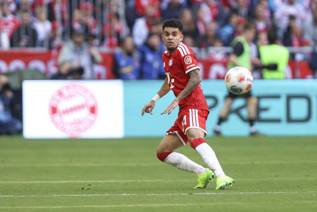 Luis Diaz (FC Bayern München) schaut waehrend des Spiels der Bundesliga zwischen FC Bayern München und 1. FC Köln, Allianz Arena am 16. May 2026 in München, Deutschland. (Foto von Oliver Kaelke DeFodi Images) +++ Luis Diaz (FC Bayern München) looks on during the Bundesliga match between FC Bayern München and 1. FC Köln at Allianz Arena on May 16, 2026 in München, Germany. (Photo by Oliver Kaelke DeFodi Images) DFL regulations prohibit any use of photographs as image sequences and or quasi-video. (Photo by Oliver Kaelke DeFodi Images) -