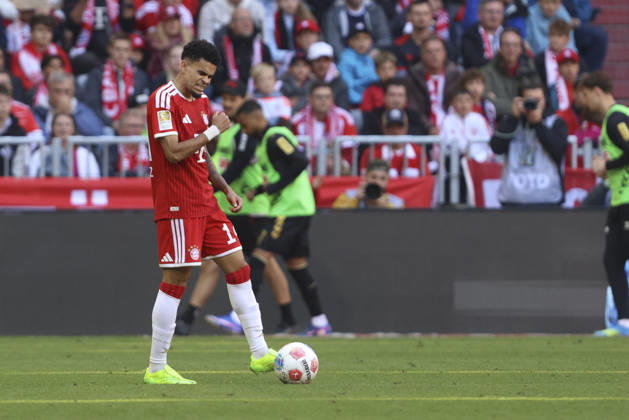 Luis Diaz (FC Bayern München) gestikuliert, Gestik waehrend des Spiels der Bundesliga zwischen FC Bayern München und 1. FC Köln, Allianz Arena am 16. May 2026 in München, Deutschland. (Foto von Oliver Kaelke DeFodi Images) +++ Luis Diaz (FC Bayern München) gestures during the Bundesliga match between FC Bayern München and 1. FC Köln at Allianz Arena on May 16, 2026 in München, Germany. (Photo by Oliver Kaelke DeFodi Images) DFL regulations prohibit any use of photographs as image sequences and or quasi-video. (Photo by Oliver Kaelke DeFodi Images) -