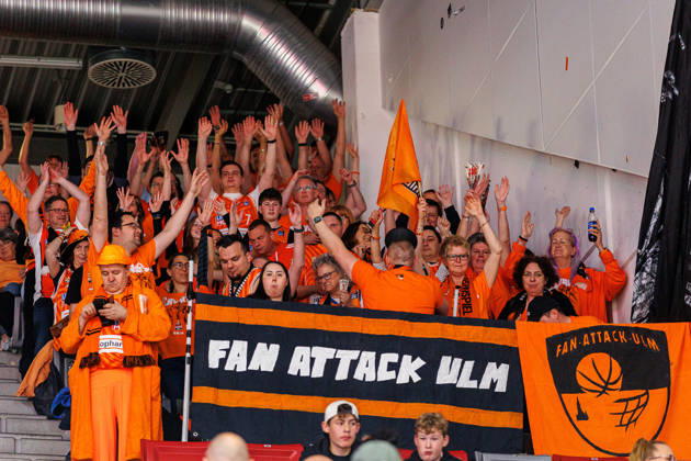 Fan, Fans, Zuschauer, jubelt, Jubel, positive Emotionen, positive Emotion, Symbolbild, Symbolfoto, Themenfoto, Themenbild, BMA365 Bamberg Baskets vs. ratiopharm Ulm, Basketball, easyCredit BBL, Playoff Viertelfinale, Spiel 1, 16.05.2026 BMA365 Bamberg Baskets vs. ratiopharm Ulm, Basketball, easyCredit BBL, Playoff Viertelfinale, Spiel 1, 16.05.2026 Bamberg Copyright: xEibner-Pressefoto G.xSantemizx EP_EER