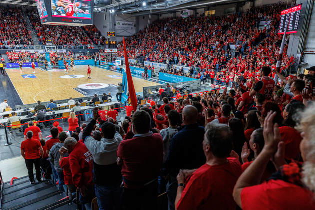 Fan, Fans, Zuschauer, jubelt, Jubel, positive Emotionen, positive Emotion, Symbolbild, Symbolfoto, Themenfoto, Themenbild, BMA365 Bamberg Baskets vs. ratiopharm Ulm, Basketball, easyCredit BBL, Playoff Viertelfinale, Spiel 1, 16.05.2026 BMA365 Bamberg Baskets vs. ratiopharm Ulm, Basketball, easyCredit BBL, Playoff Viertelfinale, Spiel 1, 16.05.2026 Bamberg Copyright: xEibner-Pressefoto G.xSantemizx EP_EER