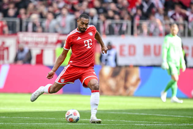 Jonathan Tah (FC Bayern München) in Aktion, am Ball, Einzelaktion waehrend des spiels der Bundesliga zwischen FC Bayern München und 1. FC Köln, Allianz Arena am 16. May 2026 in München, Deutschland. (Foto von Harry Langer DeFodi Images) +++ Jonathan Tah (FC Bayern München) controls the Ball during the Bundesliga match between FC Bayern München and 1. FC Köln at Allianz Arena on May 16, 2026 in München, Germany. (Photo by Harry Langer DeFodi Images) DFL regulations prohibit any use of photographs as image sequences and or quasi-video. (Photo by Harry Langer DeFodi Images) DFL regulations prohibit any use of photographs as image sequences and or quasi-video. -