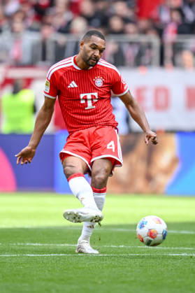 Jonathan Tah (FC Bayern München) in Aktion, am Ball, Einzelaktion waehrend des spiels der Bundesliga zwischen FC Bayern München und 1. FC Köln, Allianz Arena am 16. May 2026 in München, Deutschland. (Foto von Harry Langer DeFodi Images) +++ Jonathan Tah (FC Bayern München) controls the Ball during the Bundesliga match between FC Bayern München and 1. FC Köln at Allianz Arena on May 16, 2026 in München, Germany. (Photo by Harry Langer DeFodi Images) DFL regulations prohibit any use of photographs as image sequences and or quasi-video. (Photo by Harry Langer DeFodi Images) DFL regulations prohibit any use of photographs as image sequences and or quasi-video. -