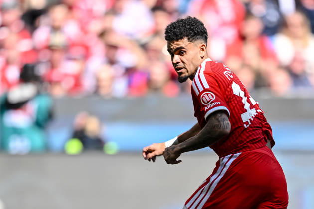 Luis Diaz (FC Bayern München) Schaut waehrend des spiels der Bundesliga zwischen FC Bayern München und 1. FC Köln, Allianz Arena am 16. May 2026 in München, Deutschland. (Foto von Harry Langer DeFodi Images) +++ Luis Diaz (FC Bayern München) Looks on during the Bundesliga match between FC Bayern München and 1. FC Köln at Allianz Arena on May 16, 2026 in München, Germany. (Photo by Harry Langer DeFodi Images) DFL regulations prohibit any use of photographs as image sequences and or quasi-video. (Photo by Harry Langer DeFodi Images) DFL regulations prohibit any use of photographs as image sequences and or quasi-video. -