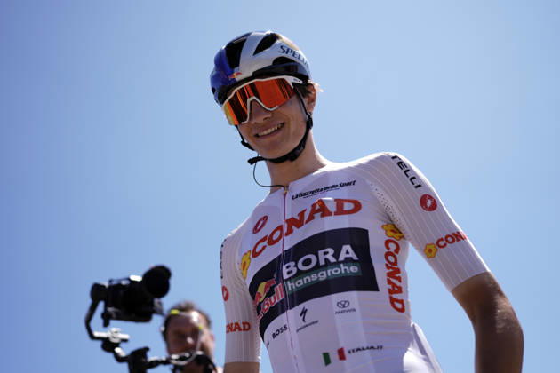 Italy™s Giulio Pellizzari of Red Bull - Bora - Hansgrohe White jersey during Stage 9 of the Giro d™Italia from Cervia to Corno alle Scale, Italy, Sunday May 17, 2026. Copyright: xFabioxFerrarix xLaPressex