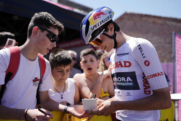 Italy™s Giulio Pellizzari of Red Bull - Bora - Hansgrohe White jersey during Stage 9 of the Giro d™Italia from Cervia to Corno alle Scale, Italy, Sunday May 17, 2026. Copyright: xFabioxFerrarix xLaPressex