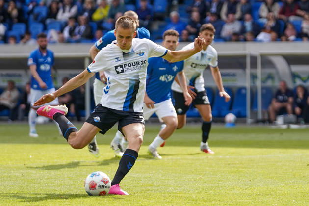 Deutschland: Fußball 2. Liga 2025 2026, 34. Spieltag - SV Darmstadt 98 vs SC Paderborn 07 Merck-Stadion am Böllenfalltor (Darmstadt): Filip Bilbija (SCP, 7) verschießt einen Elfmeter Copyright: xTobiasxWentzellx