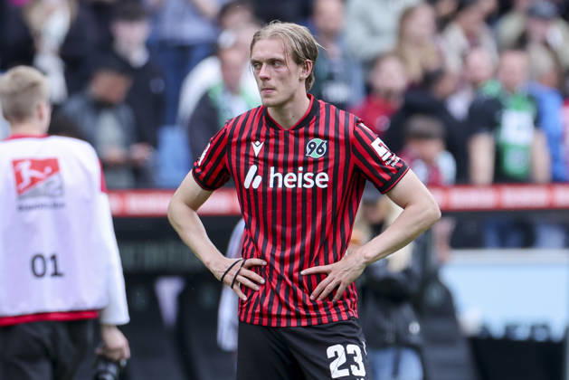 Stefan Teitur Thordarson (Hannover 96) schaut enttaeuscht, 2. Bundesliga, Hannover 96 v 1. FC Nürnberg, Heinz von Heiden Arena am 17. May 2026 in Hannover, Deutschland. (Foto von Marco Steinbrenner DeFodi Images) Stefan Teitur Thordarson (Hannover 96) looks dejected, 2. Bundesliga, Hannover 96 v 1. FC Nürnberg, Heinz von Heiden Arena, May 17, 2026 in Hanover, Germany. (Photo by Marco Steinbrenner DeFodi Images) -
