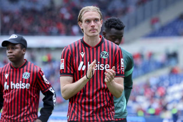 Stefan Teitur Thordarson (Hannover 96) schaut enttaeuscht, 2. Bundesliga, Hannover 96 v 1. FC Nürnberg, Heinz von Heiden Arena am 17. May 2026 in Hannover, Deutschland. (Foto von Marco Steinbrenner DeFodi Images) Stefan Teitur Thordarson (Hannover 96) looks dejected, 2. Bundesliga, Hannover 96 v 1. FC Nürnberg, Heinz von Heiden Arena, May 17, 2026 in Hanover, Germany. (Photo by Marco Steinbrenner DeFodi Images) -