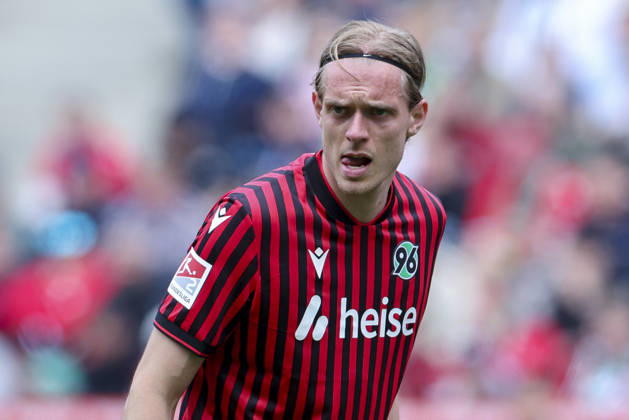 Stefan Teitur Thordarson (Hannover 96) schaut enttaeuscht, 2. Bundesliga, Hannover 96 v 1. FC Nürnberg, Heinz von Heiden Arena am 17. May 2026 in Hannover, Deutschland. (Foto von Marco Steinbrenner DeFodi Images) Stefan Teitur Thordarson (Hannover 96) looks dejected, 2. Bundesliga, Hannover 96 v 1. FC Nürnberg, Heinz von Heiden Arena, May 17, 2026 in Hanover, Germany. (Photo by Marco Steinbrenner DeFodi Images) -