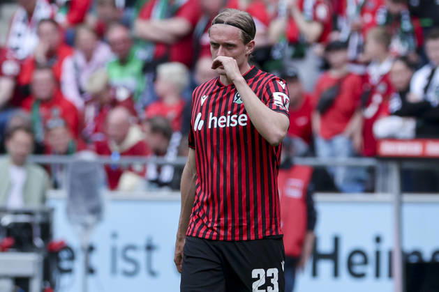 Stefan Teitur Thordarson (Hannover 96) schaut enttaeuscht, 2. Bundesliga, Hannover 96 v 1. FC Nürnberg, Heinz von Heiden Arena am 17. May 2026 in Hannover, Deutschland. (Foto von Marco Steinbrenner DeFodi Images) Stefan Teitur Thordarson (Hannover 96) looks dejected, 2. Bundesliga, Hannover 96 v 1. FC Nürnberg, Heinz von Heiden Arena, May 17, 2026 in Hanover, Germany. (Photo by Marco Steinbrenner DeFodi Images) -
