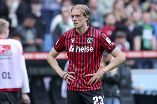 Stefan Teitur Thordarson (Hannover 96) schaut enttaeuscht, 2. Bundesliga, Hannover 96 v 1. FC Nürnberg, Heinz von Heiden Arena am 17. May 2026 in Hannover, Deutschland. (Foto von Marco Steinbrenner DeFodi Images) Stefan Teitur Thordarson (Hannover 96) looks dejected, 2. Bundesliga, Hannover 96 v 1. FC Nürnberg, Heinz von Heiden Arena, May 17, 2026 in Hanover, Germany. (Photo by Marco Steinbrenner DeFodi Images) -