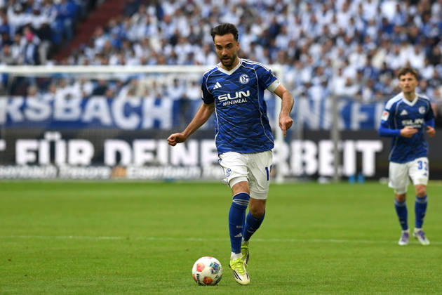 Kenan Karaman (FC Schalke 04) in Aktion, am Ball, Einzelaktion waehrend des Spiels der 2. Bundesliga zwischen FC Schalke 04 und Eintracht Braunschweig, Veltins-Arena am 17. May 2026 in Gelsenkirchen, Deutschland. (Foto von Ralf Treese DeFodi Images) +++ Kenan Karaman (FC Schalke 04) controls the ball during the 2. Bundesliga match between FC Schalke 04 and Eintracht Braunschweig at Veltins-Arena on May 17, 2026 in Gelsenkirchen, Germany. (Photo by Ralf Treese DeFodi Images) (Photo by Ralf Treese DeFodi Images) -