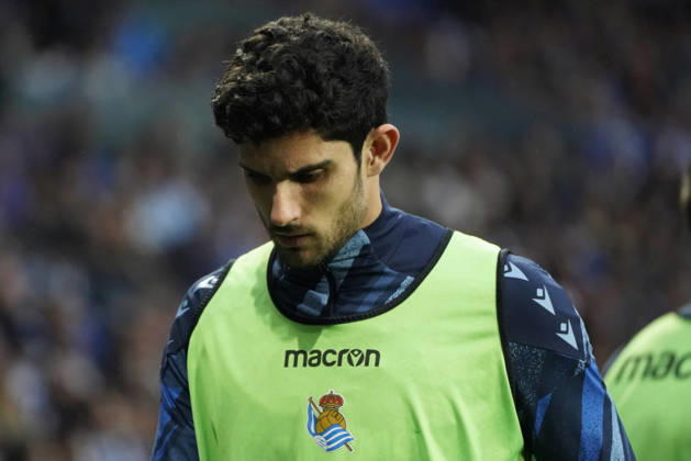 Goncalo Guedes of Real Sociedad seen during LaLiga EA Sports game between teams of Real Sociedad and Valencia CF (Mickael Ducint Ball Raw Images) San Sebastian Estadio Anoeta Spain Copyright: xMickaelxDucintx mickaelducint_RealSociedad_ValenciaCF156