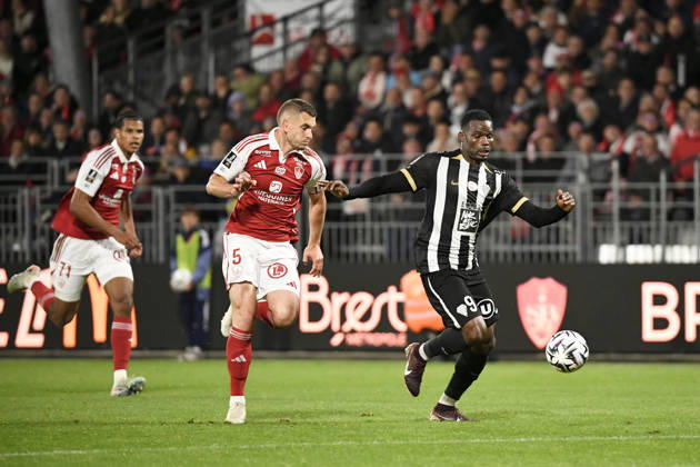Stade Brestois 29 v Angers SCO - Ligue 1 McDonald s 2025 2026 05 Brendan CHARDONNET (sb29) - 09 Goduine KOYALIPOU (sco) during the Ligue 1 McDonald s match between Brest and Angers at Stade Francis Le Ble on May 17, 2026 in Brest, France. Brest France Copyright: xEwenxGavetx 776348400
