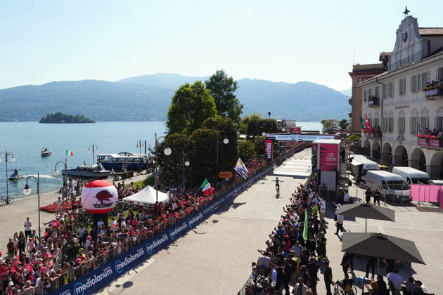 Italy™s Alberto Bettiol of XDS Astana Team winner of the stage on the finish line during Stage 13 of the Giro d™Italia, from Alessandria to Verbania, Italy, Friday May 22, 2026. Copyright: xMassimoxPaolonex xLaPressex