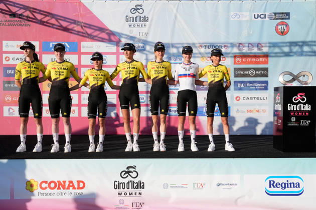 TEAM VISMA LEASE A BIKE during the team presentation ahead of the Giro d™Italia Women cycling race in Cesenatico, Italy, Friday, May 29, 2026. Copyright: xDavidexSpada LaPressex