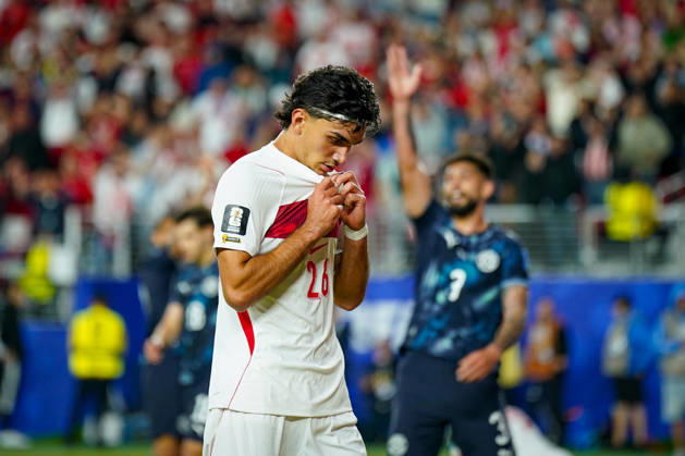 USA: Fußball FIFA World Cup, WM, Weltmeisterschaft, Fussball 2026 Gruppenphase Gruppe D Türkei vs Paraguay Levi™s Stadium (Santa Clara, San Francisco Bay Area, Santa Clara County, Kalifornien): Berke ÖZER Berke OZER (Turkey 26) Enttäuschung, Trauer, vergebene Torchancen, Niederlage, Geste, Gestik, Emotion Copyright: xJOERANxSTEINSIEKx