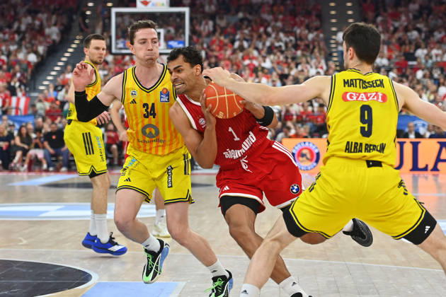 Oscar DA SILVA (FCB), Aktion,Zweikampf gegen Justin BEAN (Alba Berlin). Basketball BBL,Saison 2025 2026 Play Off Finale Spiel 5, FC Bayern Muenchen - Alba Berlin 81-84 am 21.06.2026 S A P G A R D EN