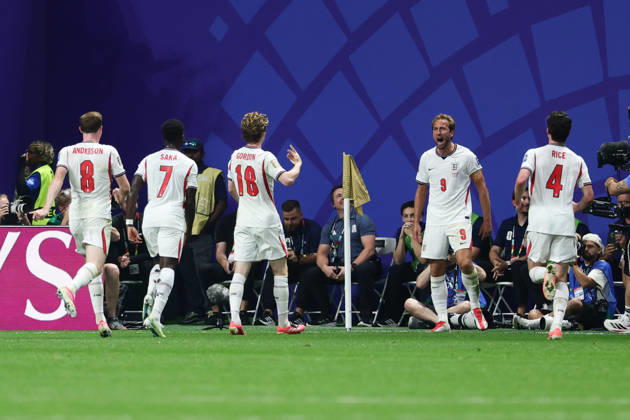 Harry Kane of England celebrates scoring a goal with team mates during the FIFA World Cup, WM, Weltmeisterschaft, Fussball 2026 last 32 match between England and Congo DR at the Mercedez-Benz Stadium, Atlanta, USA on 1 July 2026. Copyright: xPeterxDovganx 45220076