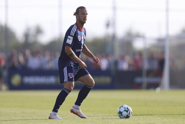 Jorrit Hendrix (Fortuna Düsseldorf) in Aktion, am Ball, Einzelaktion waehrend des Testspiels zwischen 1.FC Monheim und Fortuna Düsseldorf, Merkur Spielbanken Arena am 03. July 2026 in Monheim am Rhein, Deutschland. (Foto von Oliver Kaelke DeFodi Images) +++ Jorrit Hendrix (Fortuna Düsseldorf) controls the ball during the friendly match between 1.FC Monheim and Fortuna Düsseldorf at Merkur Spielbanken Arena on July 3, 2026 in Monheim, Germany. (Photo by Oliver Kaelke DeFodi Images) (Photo by Oliver Kaelke DeFodi Images) -