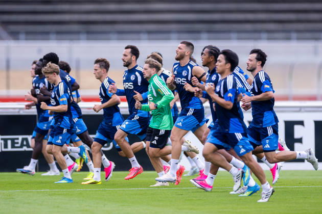 08.07.2026, Fussball, Training des FC Schalke 04. Die Spieler des S04 sprinten. Gelsenkirchen Trainingsgelände FC Schalke 04 NRW Deutschland xRHR-FOTO YYx Copyright: RHR-FOTOx RHR-FOTO YY
