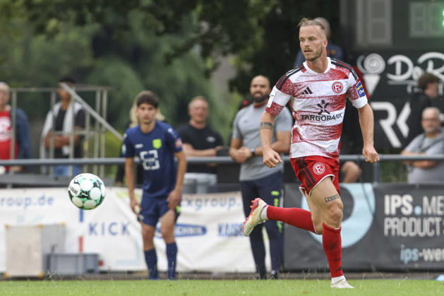 Jorrit Hendrix (Fortuna Düsseldorf) in Aktion, am Ball, Einzelaktion waehrend des Testspiels zwischen SC St.Tönis und Fortuna Düsseldorf, Yayla Sportpark am 08. July 2026 in Tönisvorst, Deutschland. (Foto von Oliver Kaelke DeFodi Images) +++ Jorrit Hendrix (Fortuna Düsseldorf) controls the ball during the friendly match between SC St.Tönis and Fortuna Düsseldorf at Yayla Sportpark on July 8, 2026 in Tönisvorst, Germany. (Photo by Oliver Kaelke DeFodi Images) (Photo by Oliver Kaelke DeFodi Images) -