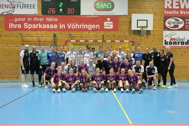 Gemeinsames Bild nach Spielende TusSies Metzingen vs. Union Neckarsulm , Handball, Vorbereitung, Testspiel, Saison 2026 2027, 18.07.2026 TusSies Metzingen vs. Sport-Union Neckarsulm , Handball, Vorbereitung, Testspiel, Saison 2026 2027, 18.07.2026 Voehringen Copyright: xEibner-Pressefotox EP_TBR