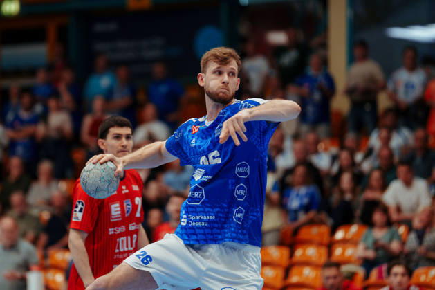 2. Handball-Bundesliga - 32. Spieltag: Dessau-Roßlauer HV 06 - SG BBM Bietigheim Yannick Danneberg (Dessau-Roßlauer HV 06, 26) beim Siebenmeter-Wurf am 22.05.2026 in Anhalt-Arena, Dessau-Roßlau (Sachsen-Anhalt) Dessau-Roßlau Anhalt-Arena Dessau Sachsen-Anhalt Deutschland