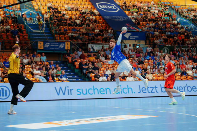 2. Handball-Bundesliga - 32. Spieltag: Dessau-Roßlauer HV 06 - SG BBM Bietigheim Yannick-Marcos Pust (Dessau-Roßlauer HV 06, 98) beim Torabschluss am 22.05.2026 in Anhalt-Arena, Dessau-Roßlau (Sachsen-Anhalt) Dessau-Roßlau Anhalt-Arena Dessau Sachsen-Anhalt Deutschland